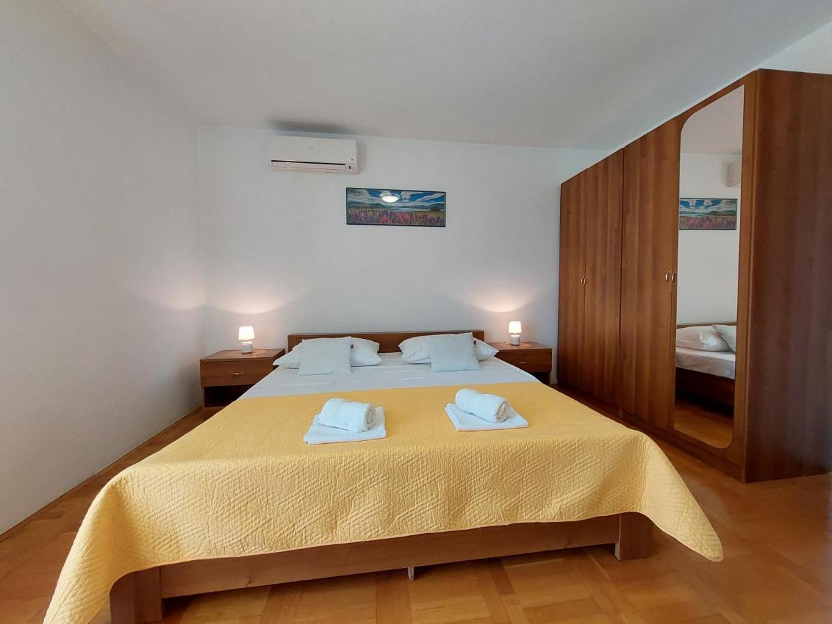 Apartmani Rahela Vodice Eksteriør bilde